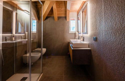 DALANIA MOUNTAIN APARTMENTS - Photo 35