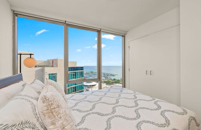 Sky Ala Moana 4209 2 Bedroom Condo by RedAwning - Photo 1