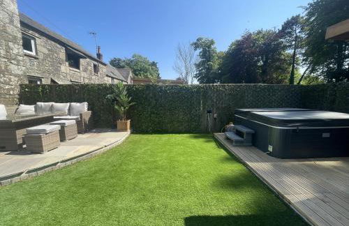 Stunning 4 Bed Pet Friendly Cottage with Hot Tub - Foto 11