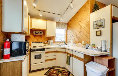 Waterfront Cottage on Lake George with 2 Docks! - Foto 10