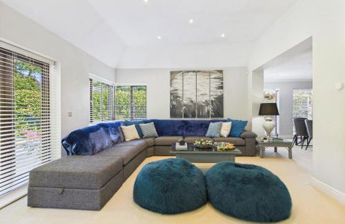 3 beds Luxury Family Home with Self-Check in & Direct Train to London - Foto 2