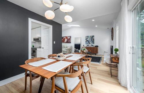 Tranquil Light-Filled Retreat 3BR Ranch - Photo 14