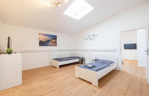 Monteurwohnung-in-Villa-8-Betten-WLAN-TV-Einbaukueche-Ahrensburg-Zentrum-Naehe-Hamburg-AGRP1201 - Photo 7