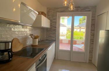 Sanary- La vie est belle- Centre Ville 2 minutes à pied- Plage 5 minutes - Foto 7