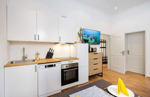 2bedroom in historic villa near Nymphenburg Palace - Photo 3