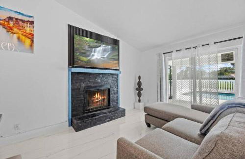 Luxurious Palm Beach Home - Photo 15