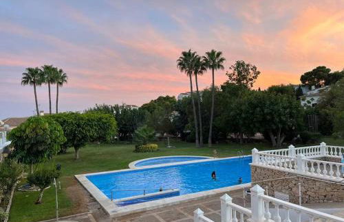 Duplex in residential complex with pool - Photo 2