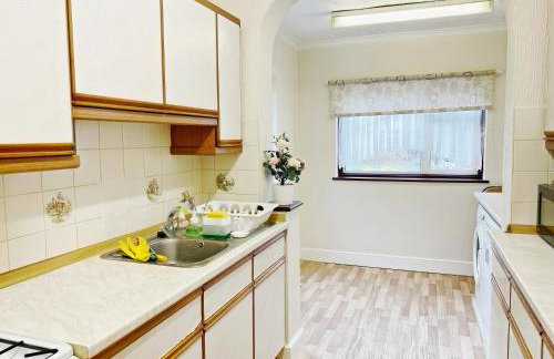 Barking London House sleeps 12 - parking - train tube - airport - Foto 15