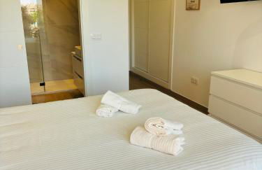 Luxury Renovated Apartment Stunning Views Pool and Golf resort 5star - Foto 13