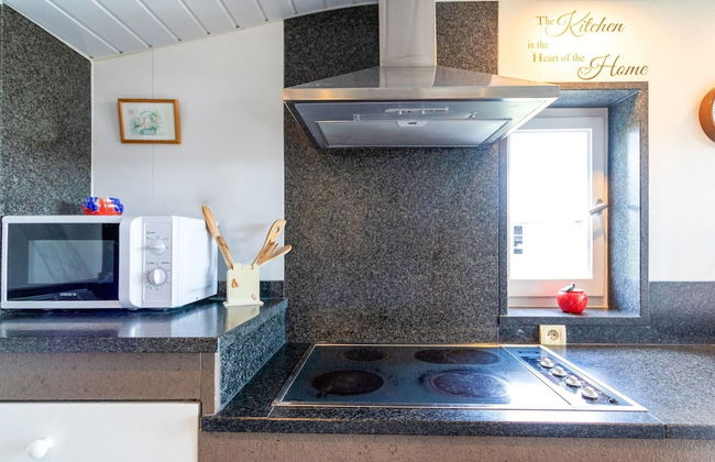 Appealing Chalet in Westouter With Garden - Foto 18