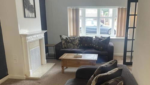 4 Bedroom House - Sleeps 6 - Garden Bbq Parking - Foto 2