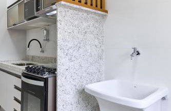 Apartamento espaçoso com ar condicionado e Wi-fi, a 100 metros da praia - Edifício Estoril - Foto 4