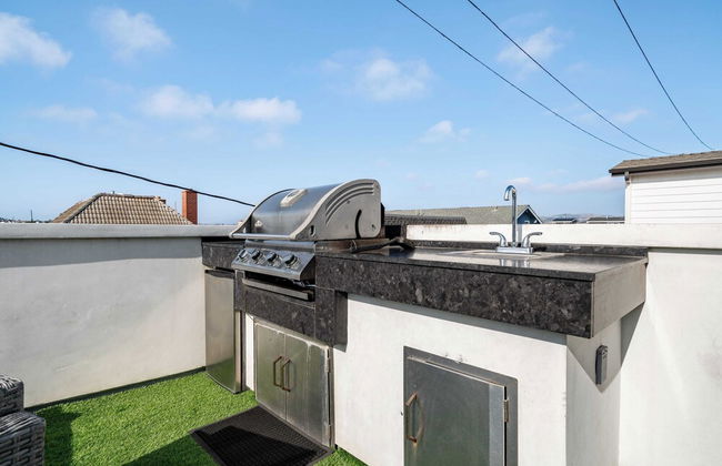 Private Rooftop + Steps to the Beach Chic Design Seaside Style by Avantstay - Foto 48