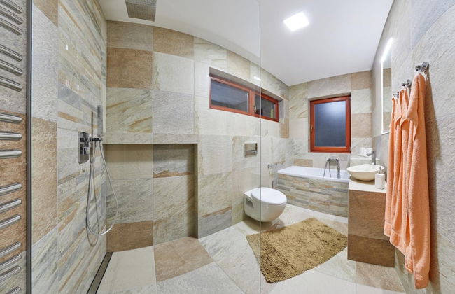 Cerna Kcg350 in Cermn - Foto 5