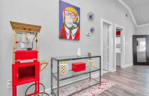 Prolific Red Luxe: Private Deck + Stylish Living - Photo 18