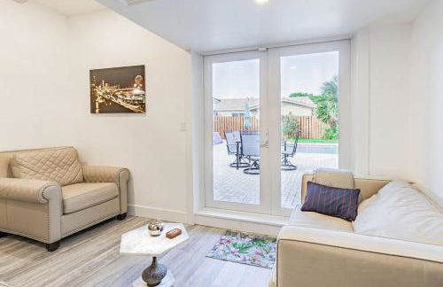 Spacious Fort Lauderdale HEATED Pool House, Grill and Beach 2.9 miles - Foto 8