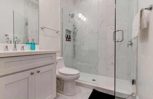 Spring Festival Stay Mid-City w Pool Balcony - Foto 22