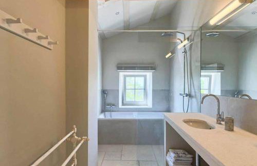 Villa Charlotte for 14 persons with 73m2 Pool in Central Istria - Daily Housekeeping & Breakfast Service - Foto 47