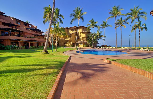 Villa Facing the Beach in a Large Terrace 7 Pools, Tennis Courts, 247 Security - Foto 34