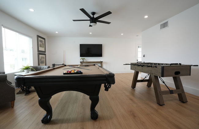 Coming Mid-April 2023! Beautifully upgraded two-story home with backyard oasis - Foto 52