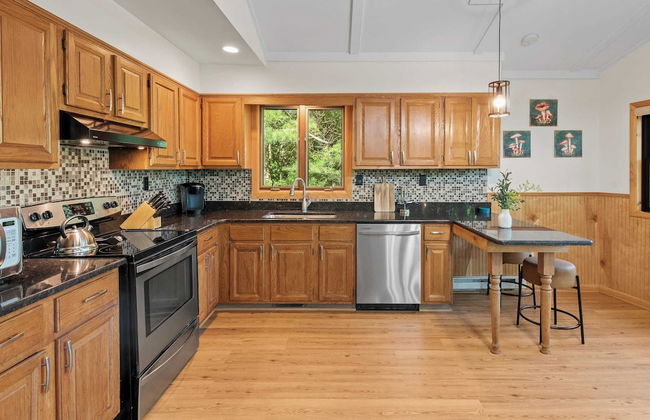 Summit Shores Tranquil Escape Designed for Groups w/ Hot Tub, Fire Pit + Game Room - Foto 13