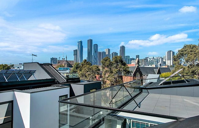 Roden Residences - Photo 26