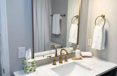 New cozy Fall foothill retreat in Boulder - Photo 7