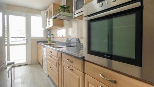 3 Bedroom Nice Apartment In Benajarafe - Photo 5