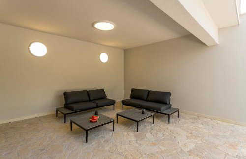 Luxe villa with pool, jacuzzi, and sauna - Foto 41