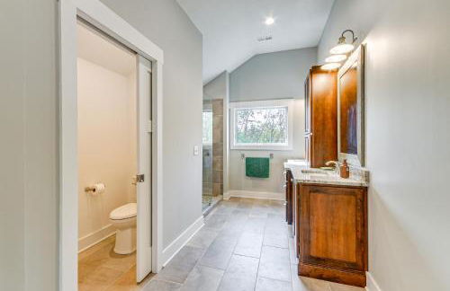 Steps From Oneida Lake Spacious Gem with Game Room! - Foto 18