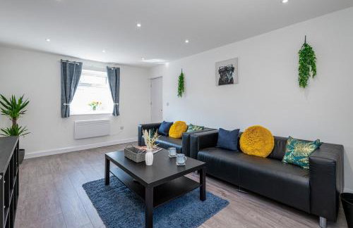 4BR New Build - Near Ferry Port - Great for Groups - Foto 38