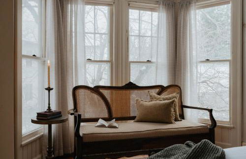 Book Village Inn - Entire Hotel - Foto 4