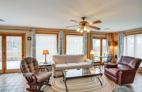 Hawley Home with Deck 4 Mi to Berkshire East Resort - Foto 4