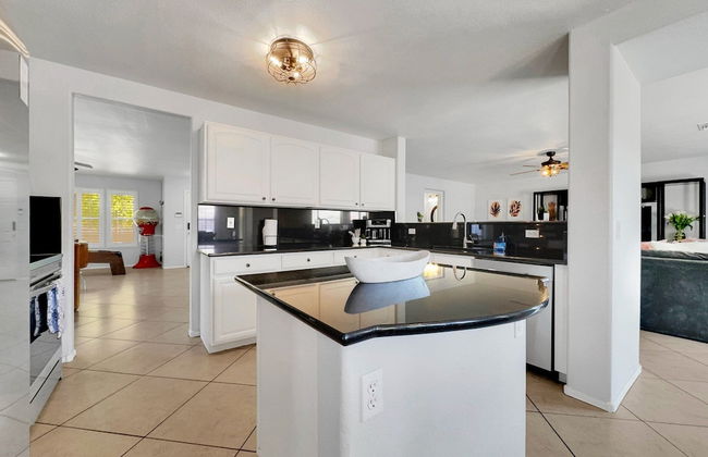 La Pryor Gilbert - Photo 12