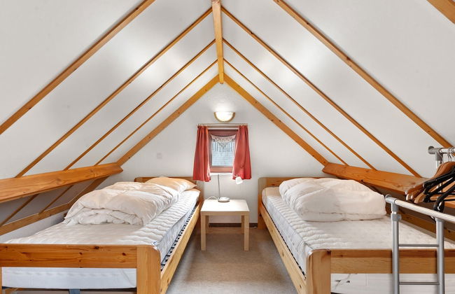 Nice Holiday Home by the sea - Photo 5