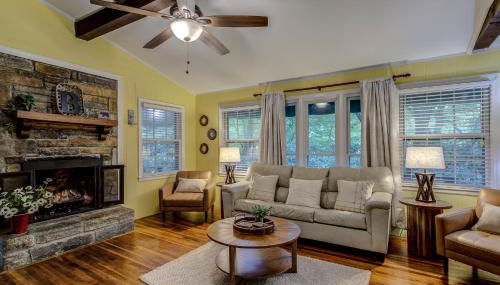 Mountain Home near Blue Ridge Parkway, Central Location! - Foto 3