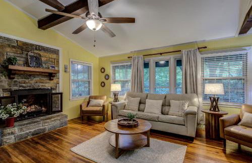 Mountain Home near Blue Ridge Parkway, Central Location! - Foto 3