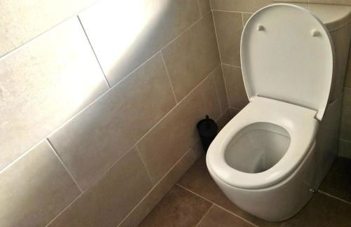 4 Bedroom Group Stay, 3 Bathrooms, Easy Parking - Photo 21