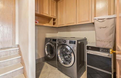 Stunning Waterfront Mansion with Pool and Hottub - Foto 52