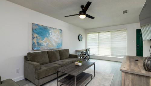 Heart of Euless - Quick Drive to World Cup Events! - Foto 2