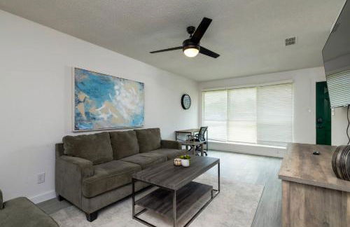 Heart of Euless - Quick Drive to World Cup Events! - Foto 2