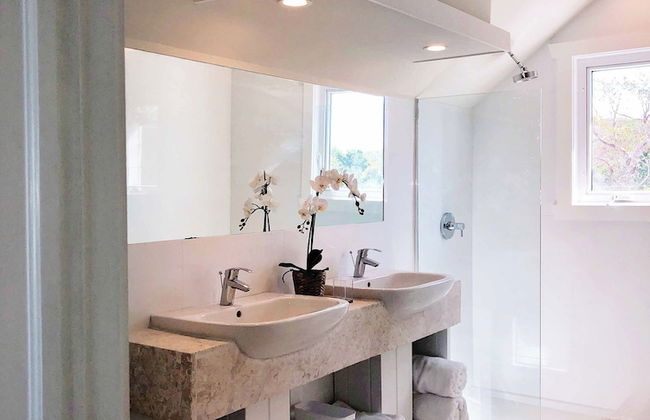 Oceanfront Elegance: New Home With Dock, Kayaks, And Pool - Foto 8