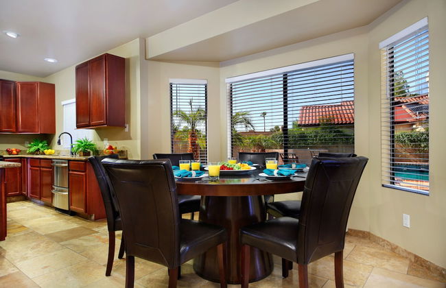 Backyard Playground! Golf Sport Court & Hot Tub! - Foto 8