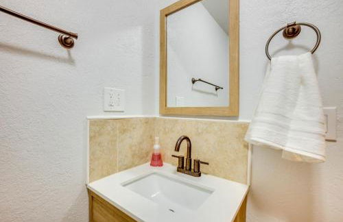 Less Than 1 Mi to Downtown Conroe Charming Apartment - Foto 23