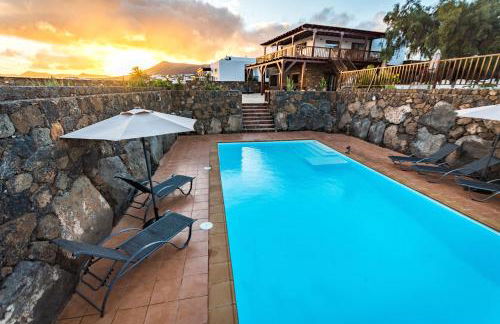 Villa Alcalde - Foto 1