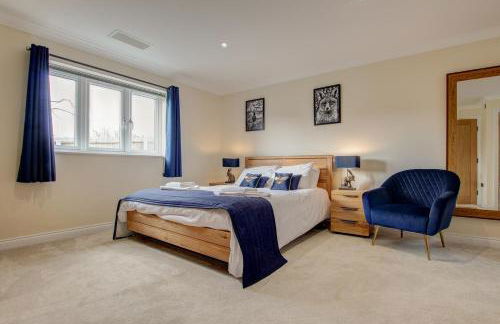 Hunters Cottage - Luxury, high end, hot hub, AC, slipper bath, couples retreat - Photo 35