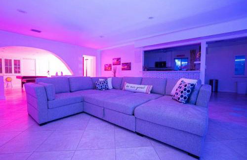 ~Villa Victoria Luxury! (Pool)~1 mile from beach - Foto 33