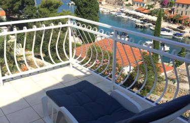 Apartment in Maslinica 70m from the sea - Photo 42