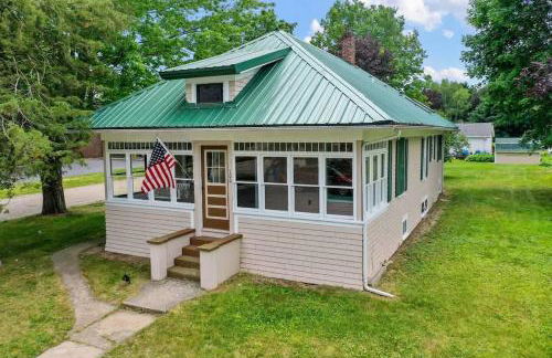 Downtown Gillett Bungalow, Fireplace, 3B, Historic - Foto 1