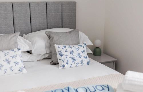 Spinnaker House-with Tesla Electric Charging Point - Foto 31